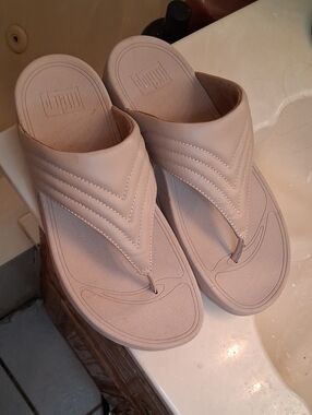 Fitflop Beige Quilted Thong Slide